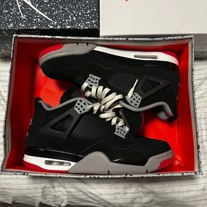 Jordan 4 Bred